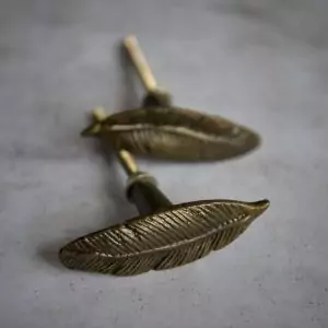 The Antique Bronze Feather Pull Unique Birds Feather Knob