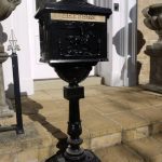 black-aluminium-vintage-style-pedestal-mailbox