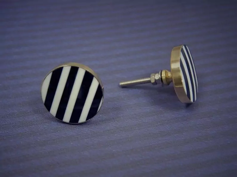 The Bone Lines - Blue & White Pull Marbled Lined Door Knob