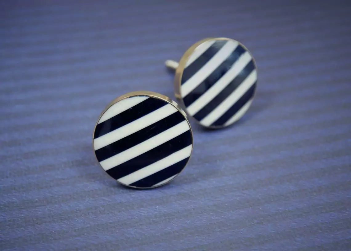 The Bone Lines - Blue & White Pull Marbled Lined Door Knob