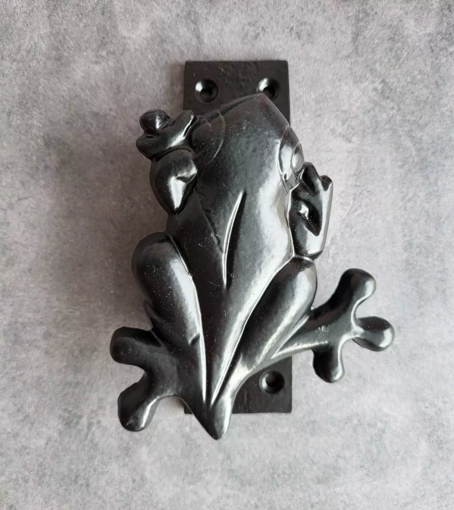 The Black Frog Knocker