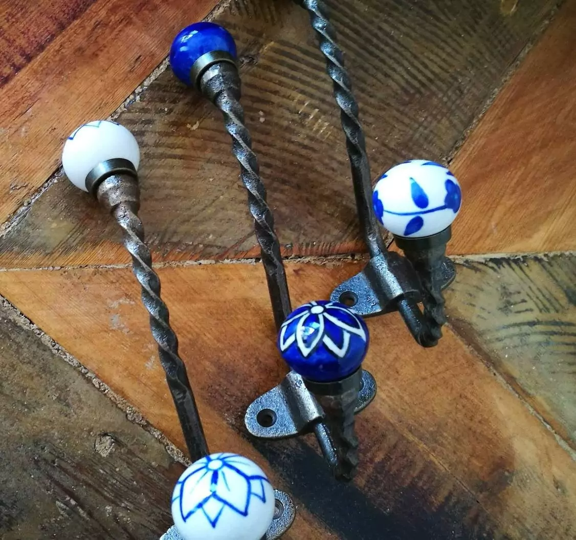 The Swirl Hook - Blue & White