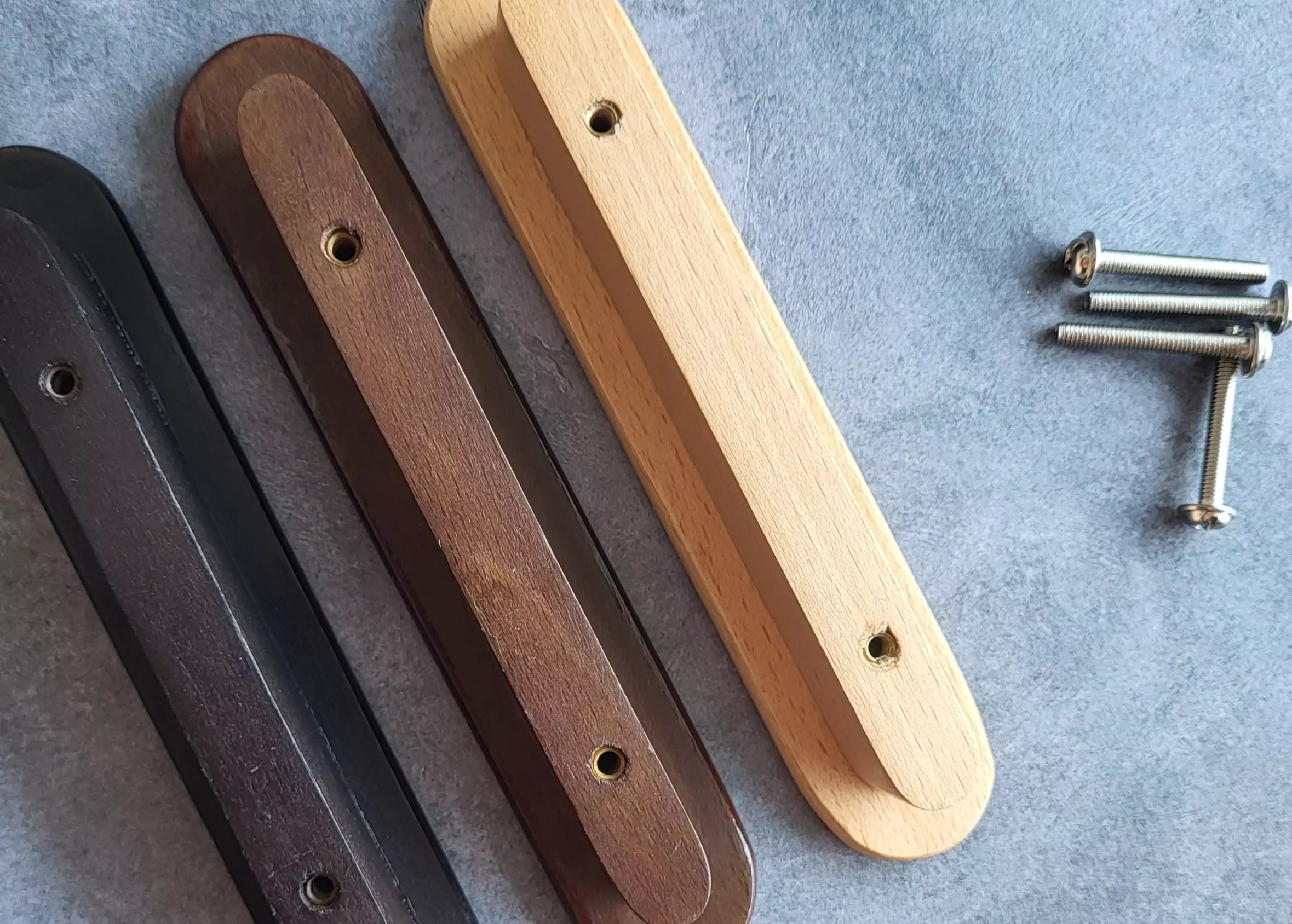 The Walnut Handle - Large