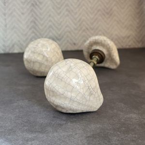 The Cracked Sea Shell White Crackle Glaze Ceramic Knob