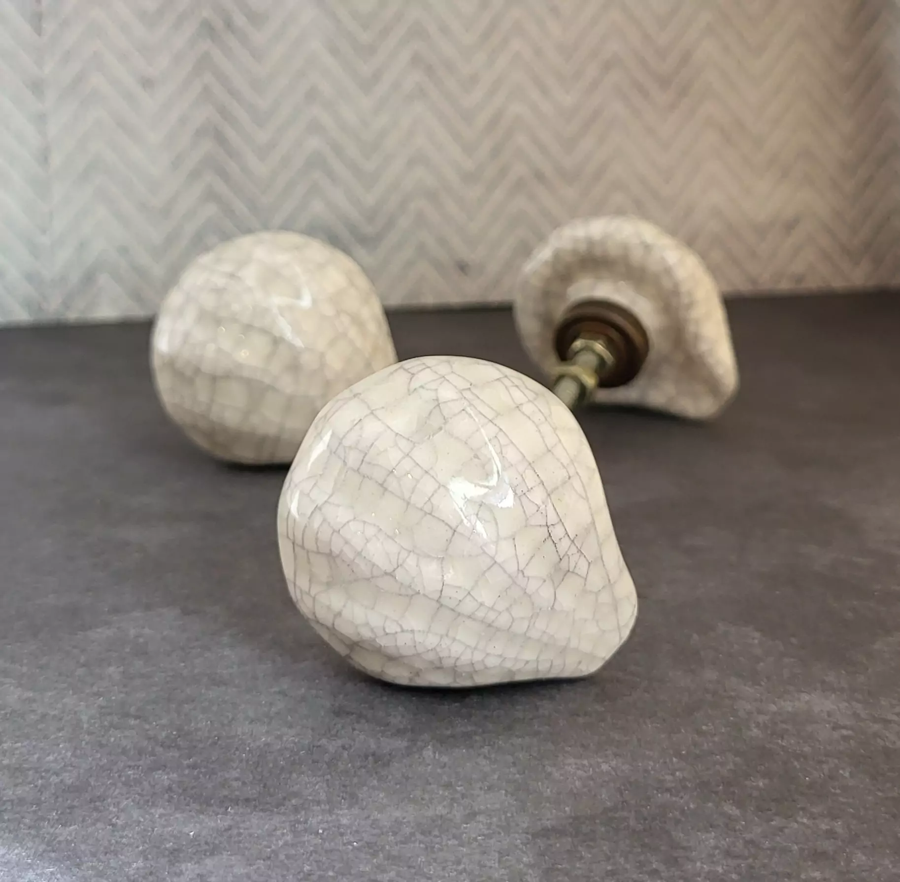 The Cracked Sea Shell White Crackle Glaze Ceramic Knob