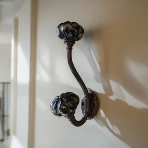 marbled black ceramic knob hook