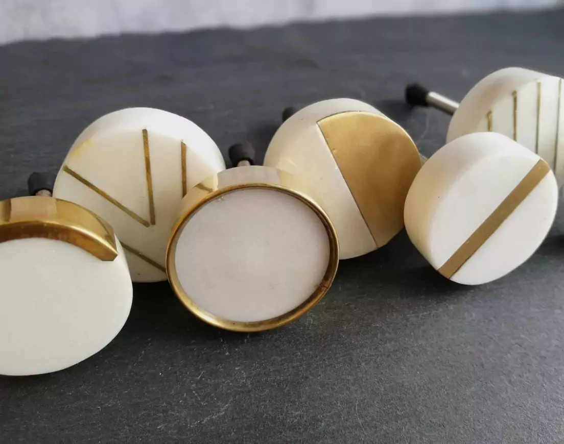 The Quarter Circle White Stone