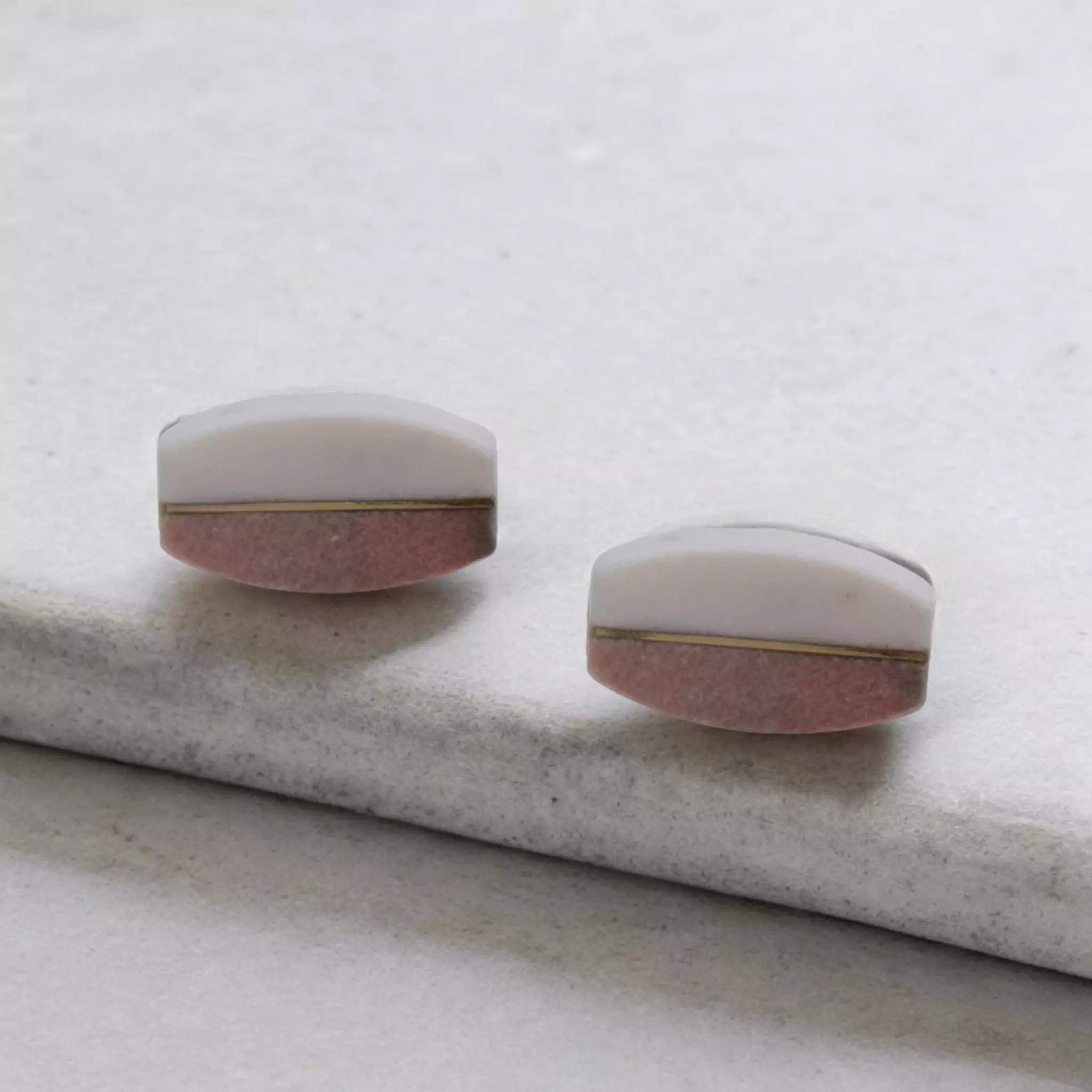 The Pink White Ovalate
